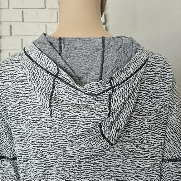 Lululemon Squad Goals Hoodie Size 8 Lightweight White Gray Pullover Top Shirt - Picture 7 of 11